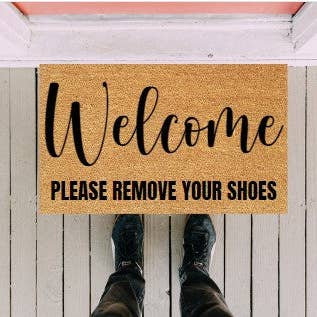 Bienvenue - Paillasson Please Remote Your Shoes (Honey Font) pour la vente par Walk All Over Me Doormats