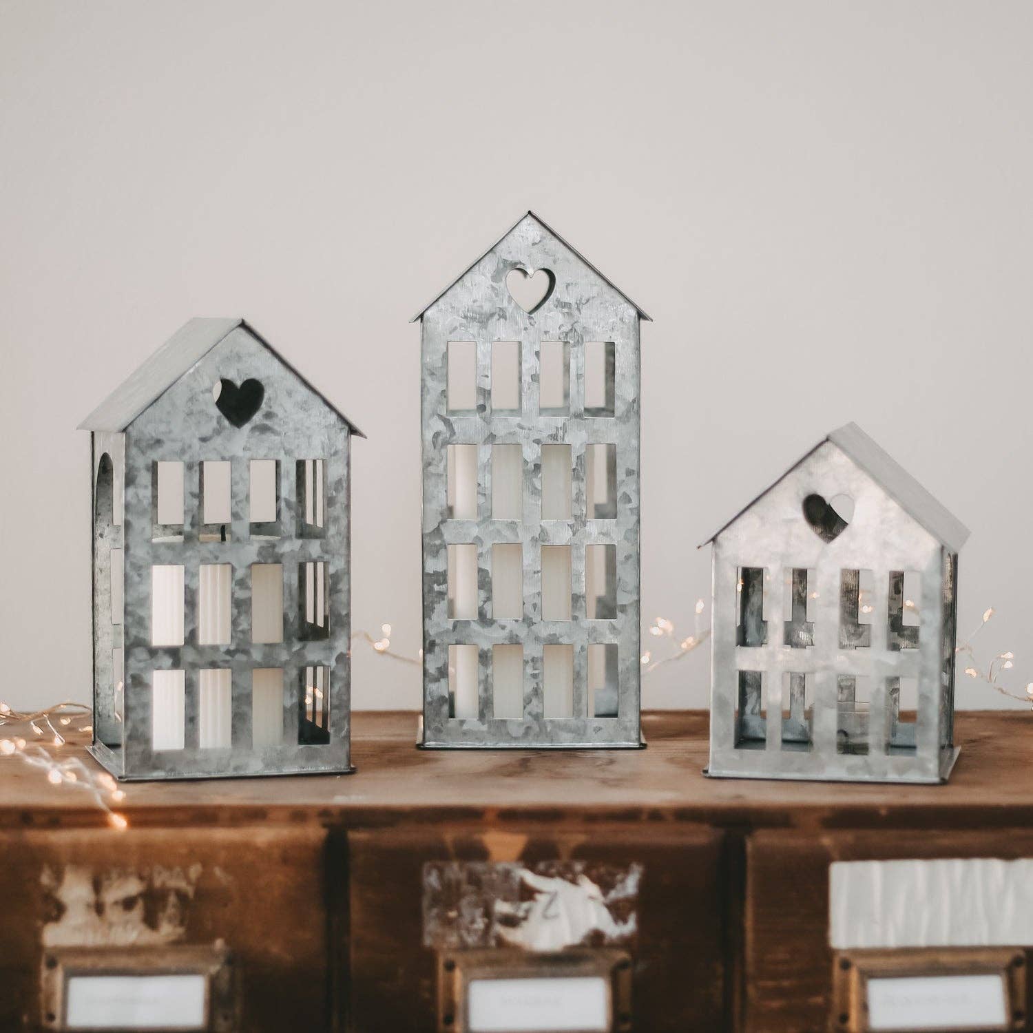 Eulenschnitt - Wholesale Decorative Figurine - Small silver metal house (PU = 4 pcs)2