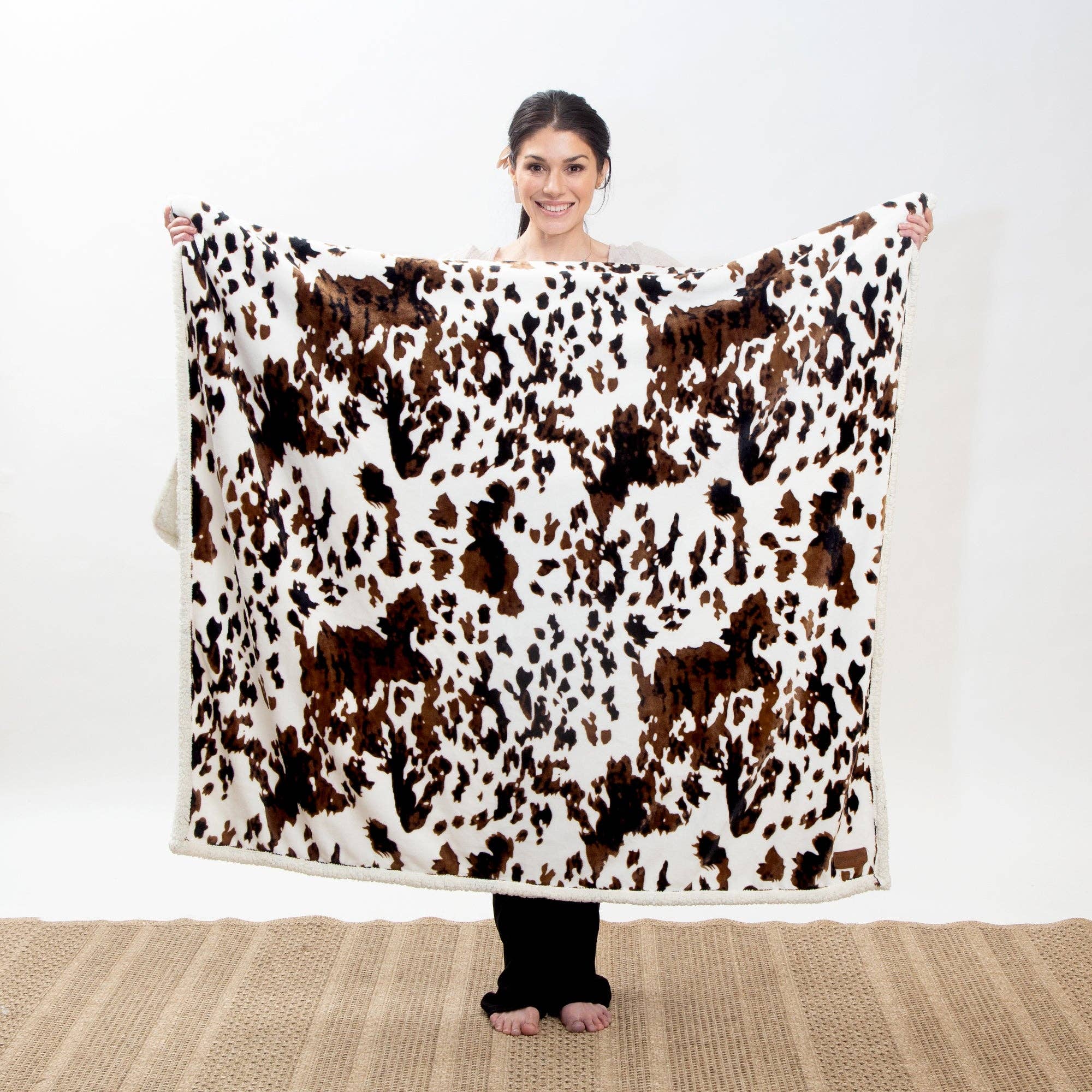 Carstens, Inc. - Wholesale Throw Blanket - Wrangler® Tri-color Cowhide Plush Sherpa Throw1