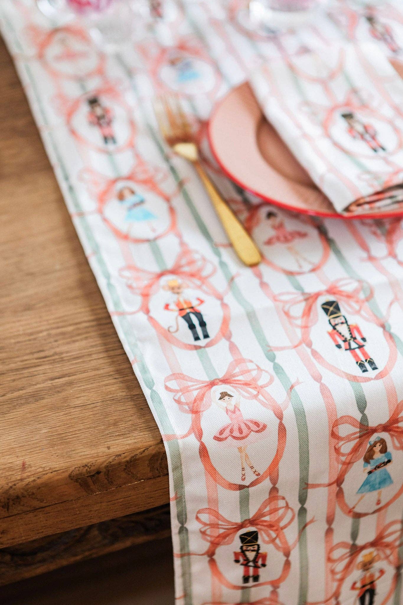 Pintail Candles | Avalon Home – wholesale Table runner – Candied Nutcracker Table Runner3