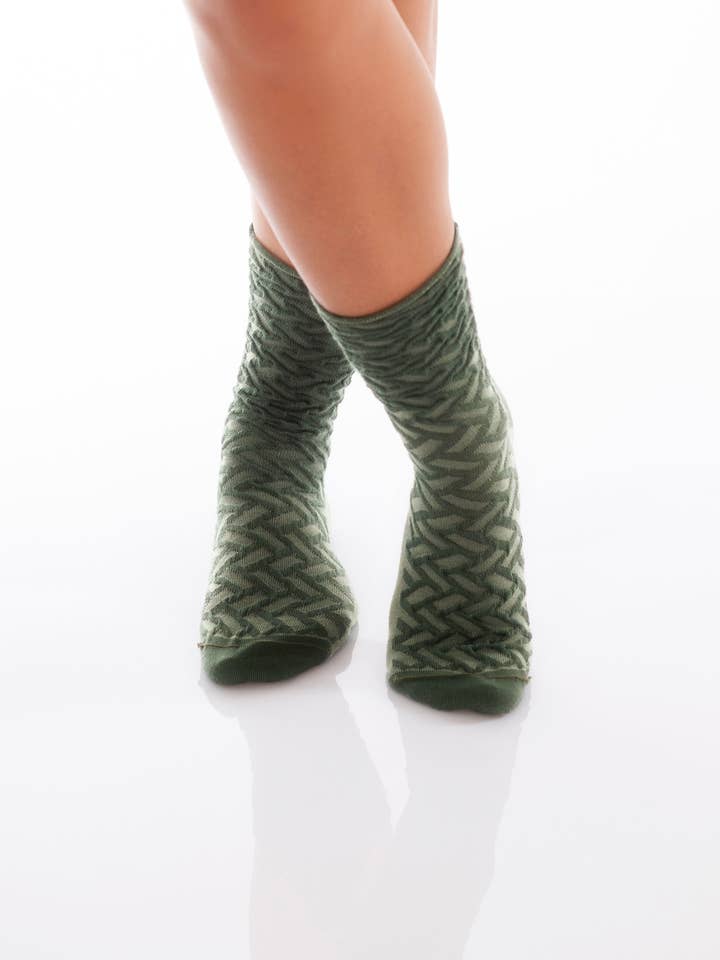 AILEEN 1.0 - loden green for wholesale by DAILYSOCKS