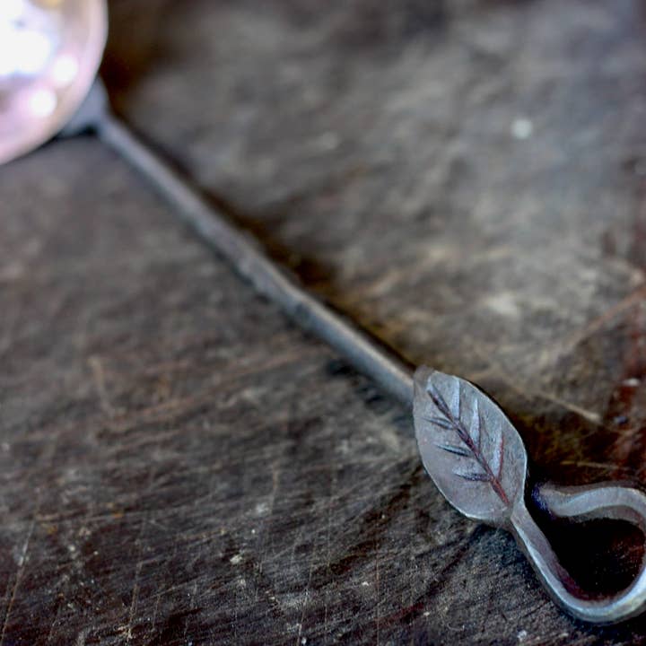 Wicks Forge - Vente Louches - Louche en cuivre et acier - Manche à feuilles1