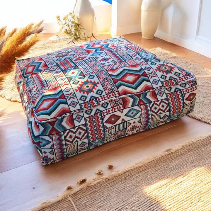 Coussin de sol n°76 pour la vente par Artisan by MF