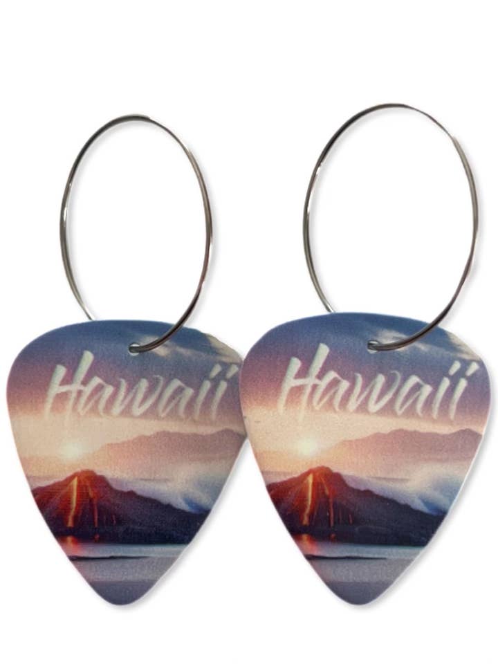Boucles d'oreilles Hawaii Volcano Single Guitar pour la vente par Groupie Love