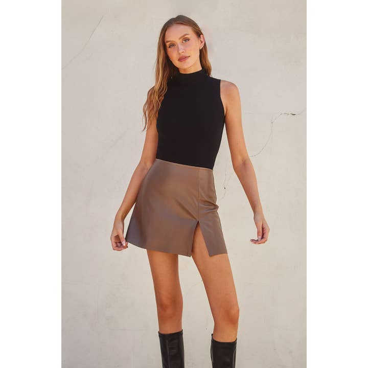 Dress Forum - Wholesale Skirt - Women's - Faux Leather Slit Mini Skirt