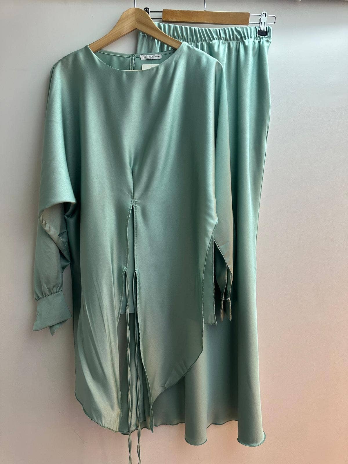 LORIANE - Wholesale Top & Skirt Set - Women's - 10522 one size long top + skirt set2