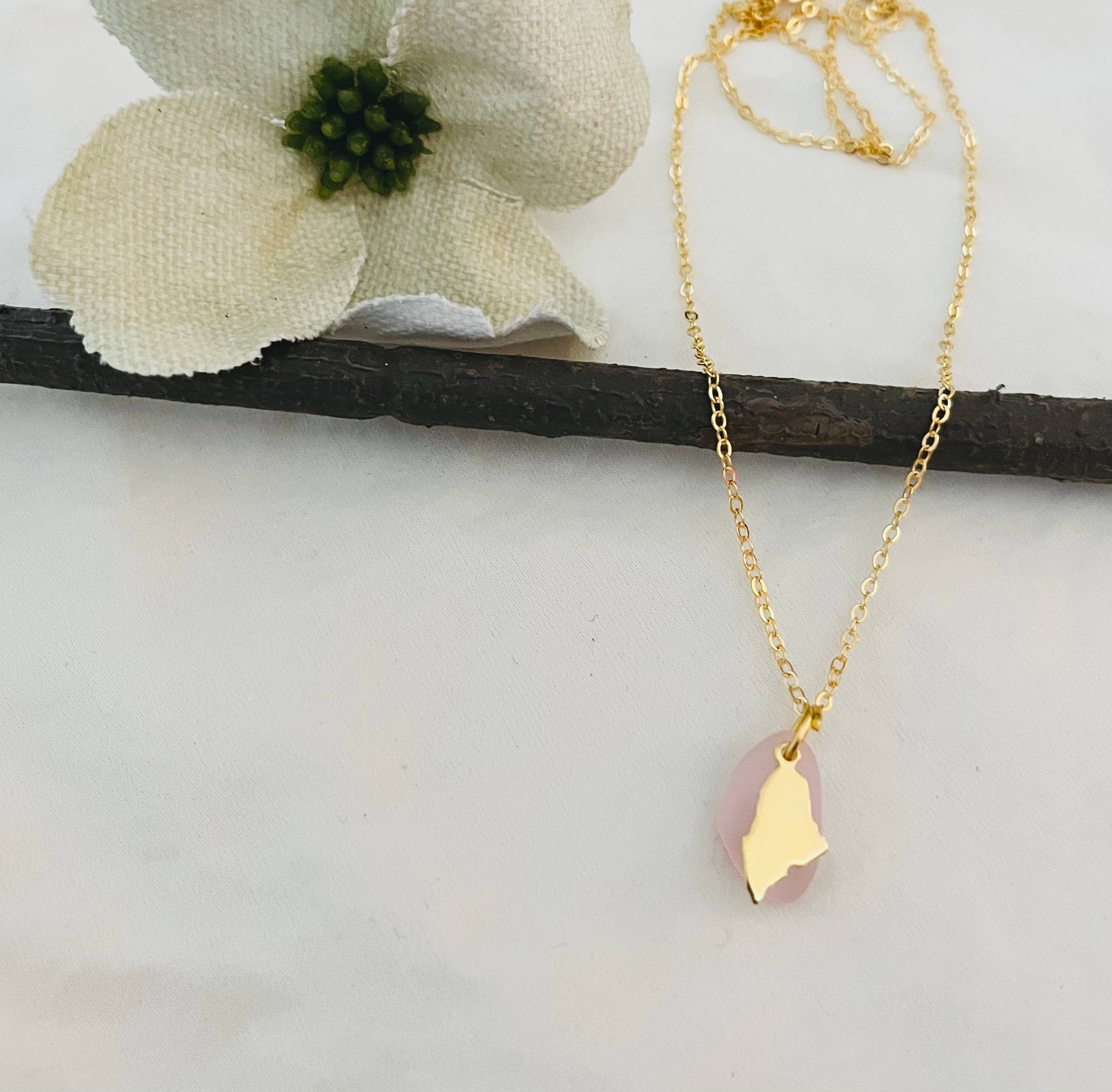 Liv Free Designs - Vente Colliers à pendentif - Collier en verre doré de la mer du Maine2