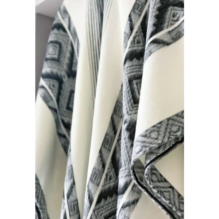 ECUALAMA – wholesale Poncho - Unisex – Lätt Baby Alpacka ull med huva Unisex Poncho tröja2