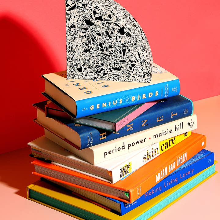 Hey Kiddo Co. – wholesale Bookend – Moonlight White and Black Quarter Circle Terrazzo Bookend