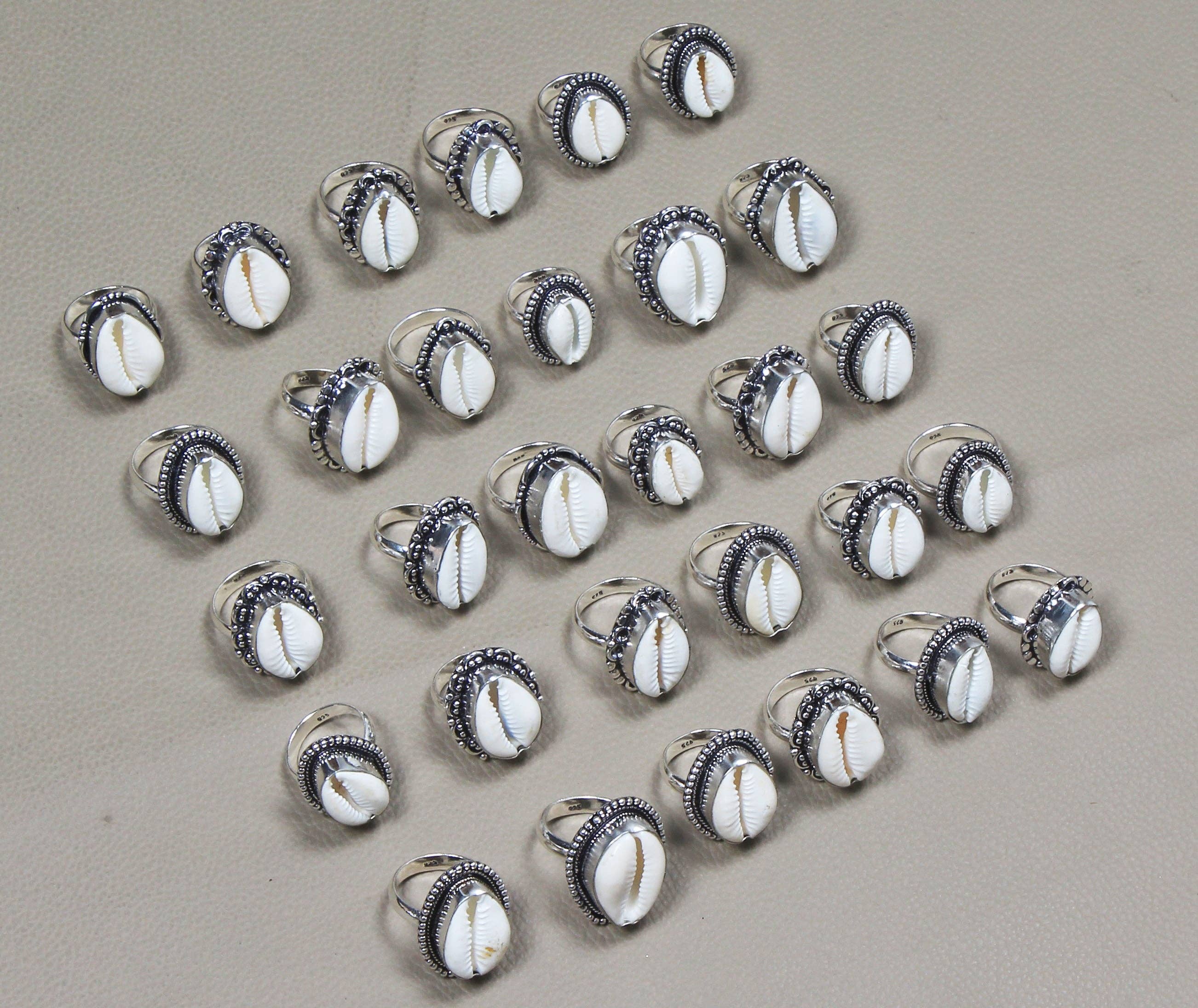 Handmade Jewels – Großhandel Cocktail-/Statement-Ring – Kaurischnecken-Gemstein-Handgemachte Ringe für Frauen Schmuck Kaurischnecken-Kristallringe für Großverkauf4