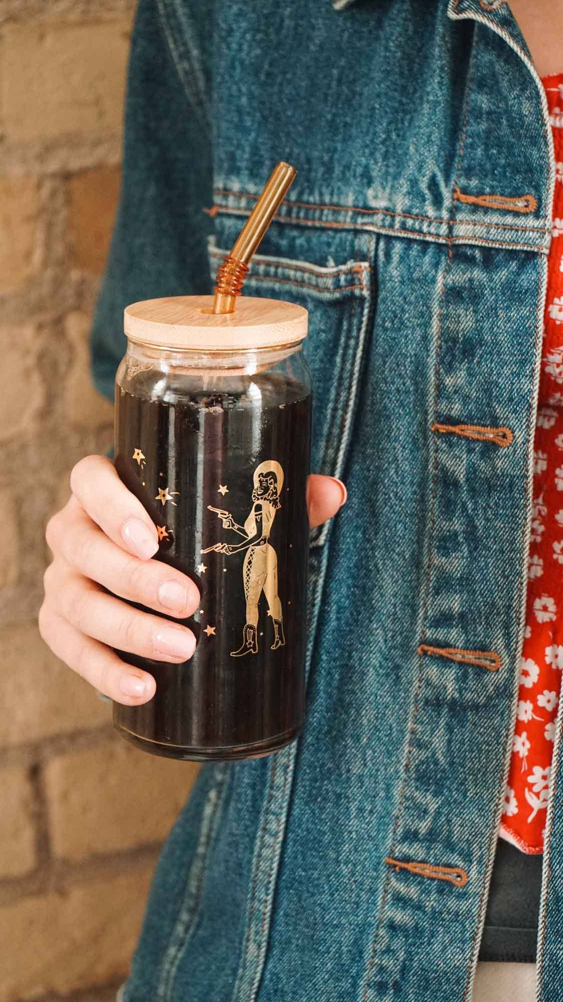 Cheerware – wholesale Dricksglas och koppar – Cowgirl Shoots for the Stars 20oz Burkglas | western pin-up1