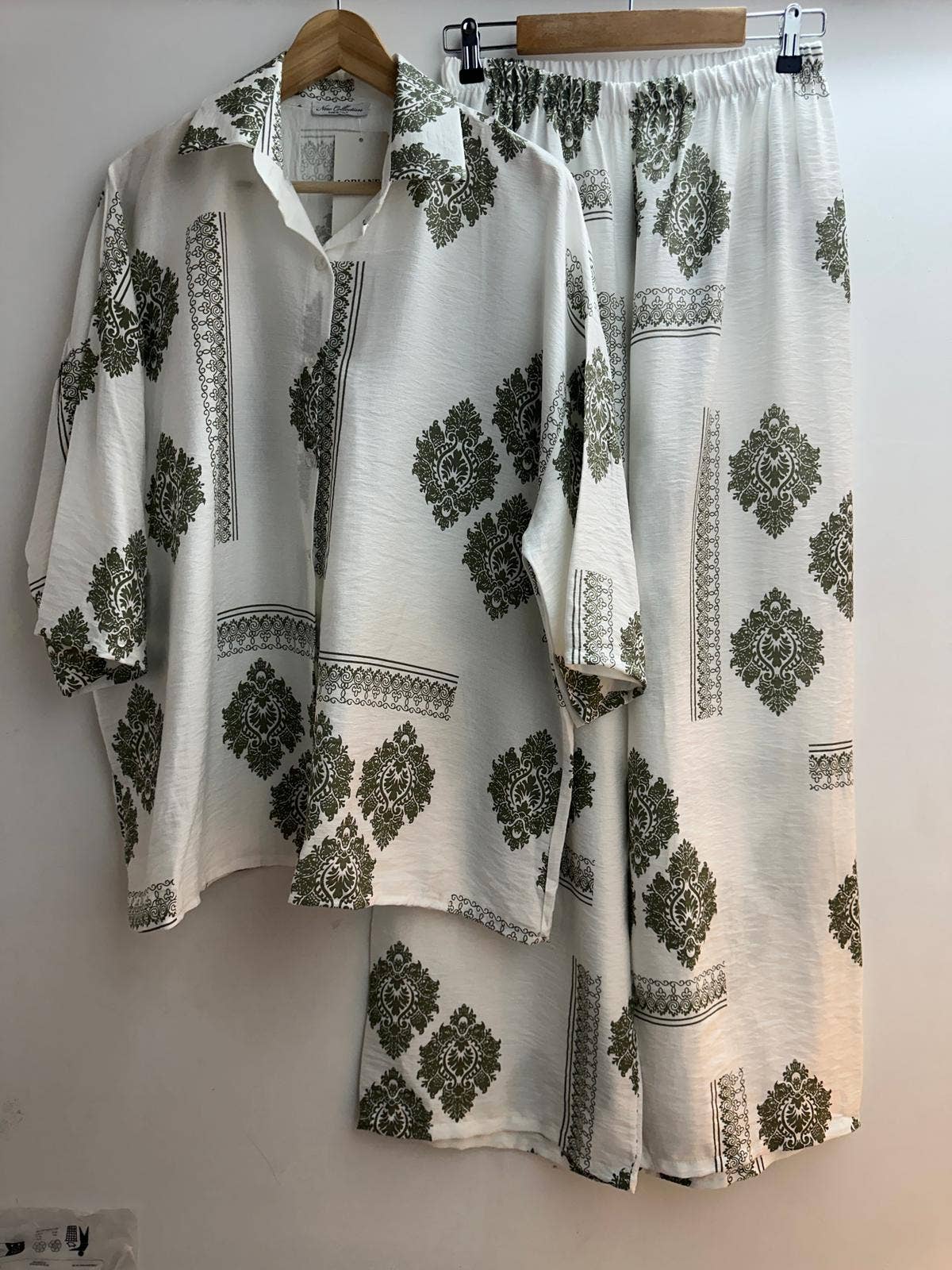 LORIANE - Vente Ensemble haut et pantalon (PAS d'intérieur) - Femme - 10652E ensemble chemise et pantalon taille unique 
3