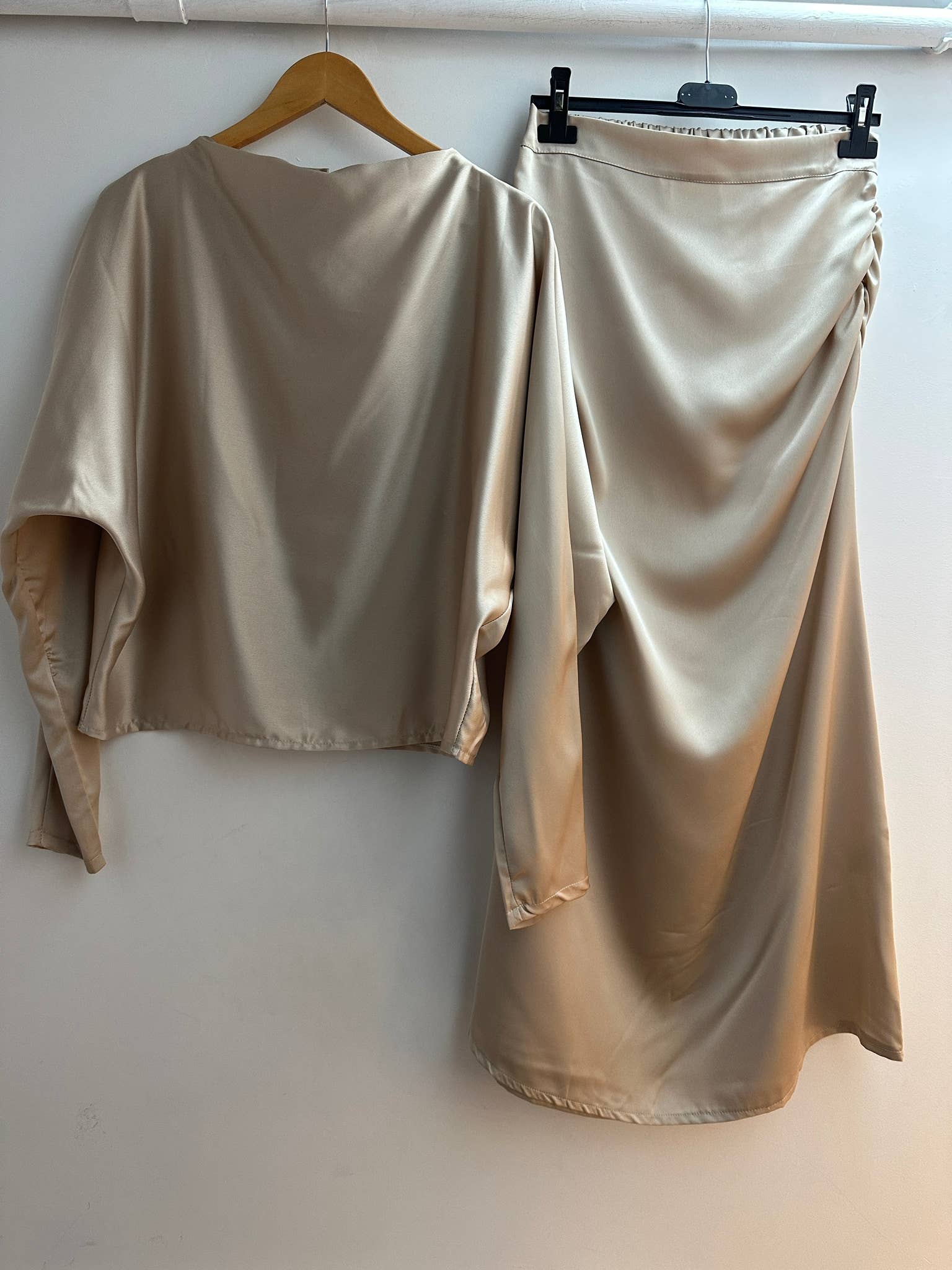 LORIANE - Wholesale Top & Skirt Set - Women's - 1094 satin top+skirt set1