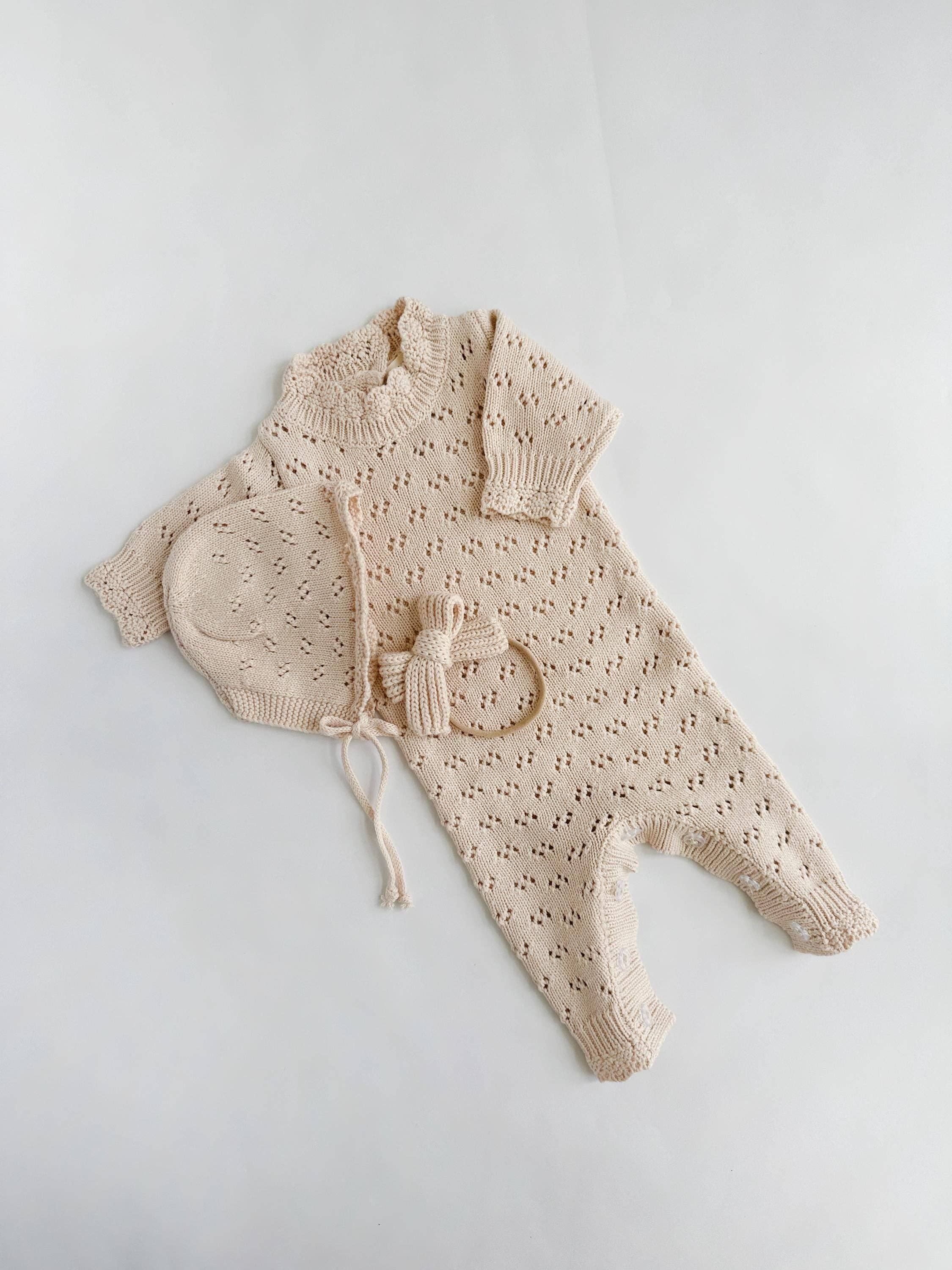 OLIVE & CRADLE - Venta al por mayor Conjunto de ropa - Bebés - Conjunto Grace de punto para recién bebé de 2 piezas1