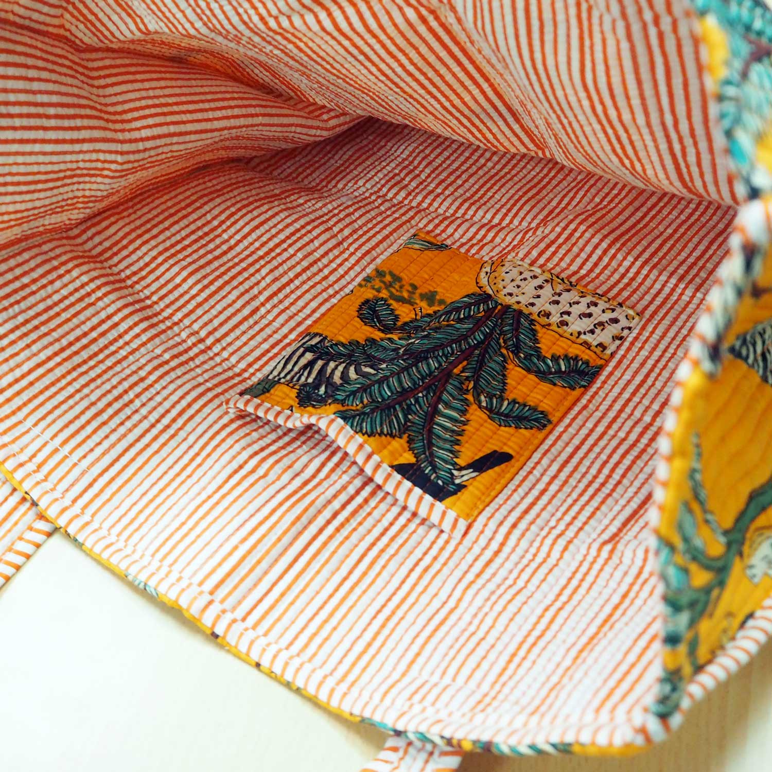 The Paper High Gift Company Limited - Wholesale Tote Bag - Women's - Reversible Jungle Print Quilted Cotton Tote Bag1