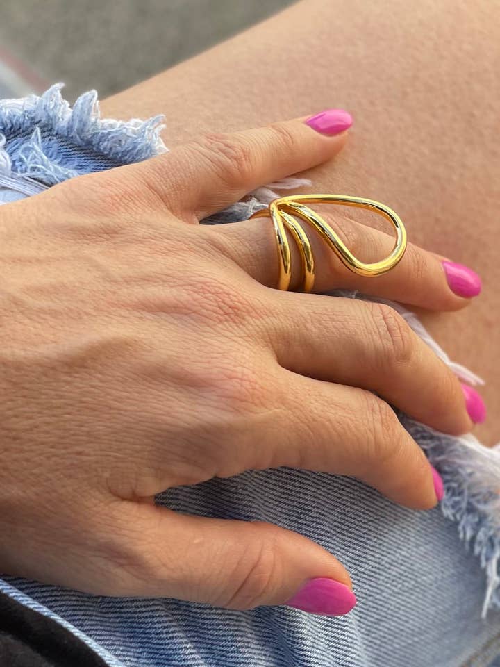 BAGUE LILLIE pour la vente par RubyBlu