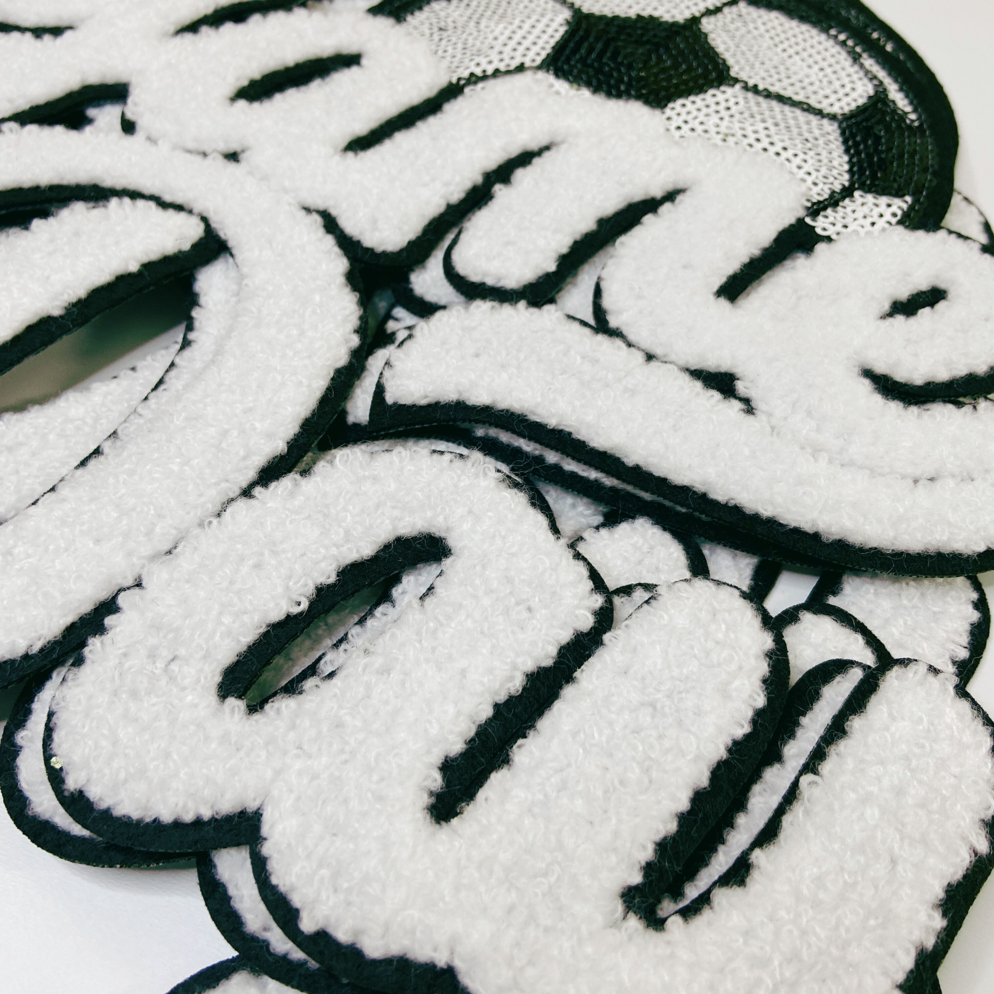 TEELUX – wholesale Lapp – 11" W GAME DAY Fotbollspaljetter och Chenille Patch 3