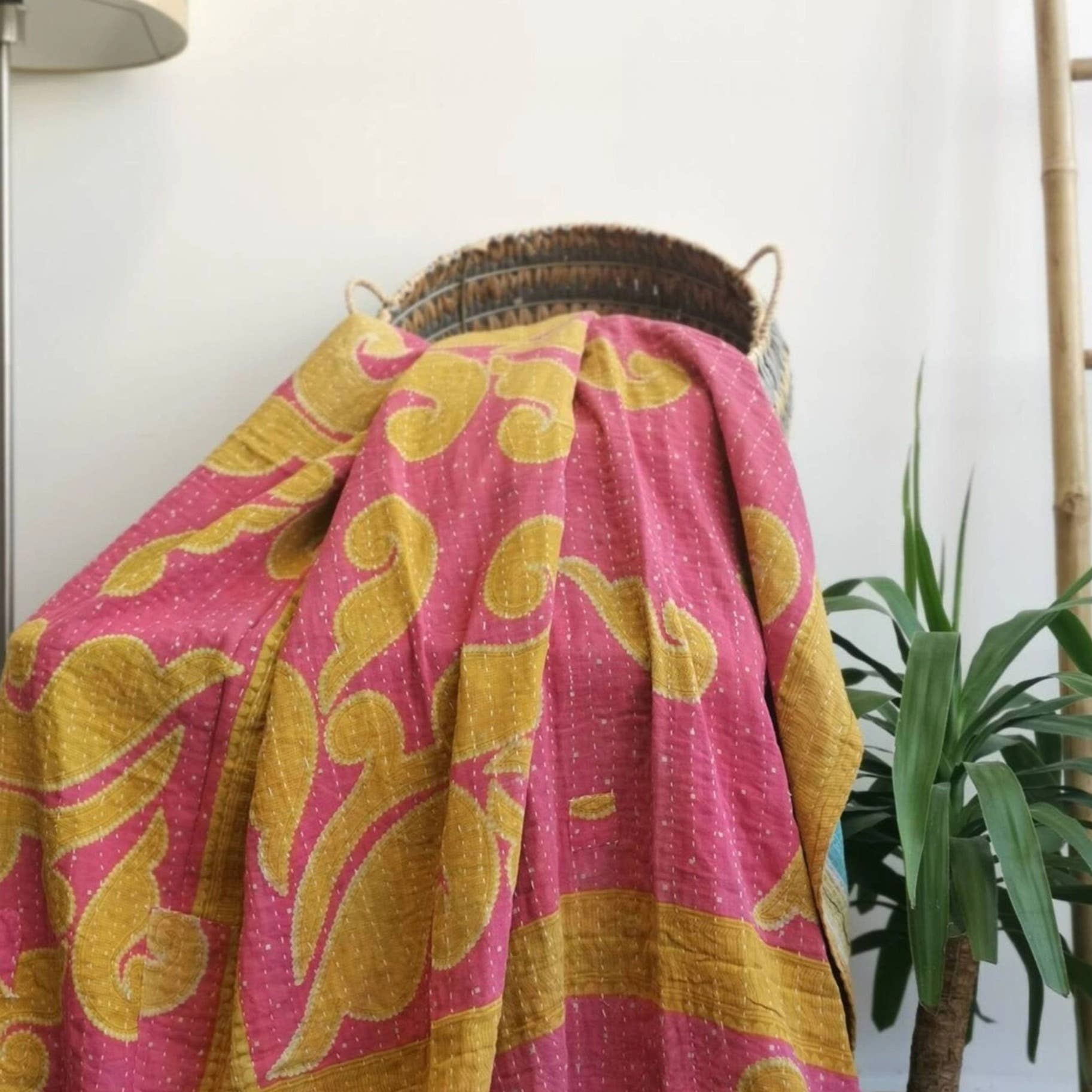 The Eastern Loom – Engroshandel Tæppe – Assorterede vintage upcyclede Kantha senge-/sofatæpper4