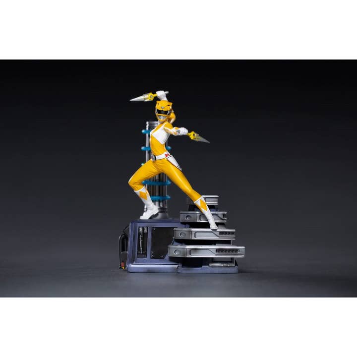 Entertainment Earth - Wholesale - Mighty Morphin Power Rangers Yellow Ranger 1:10 Scale Statue