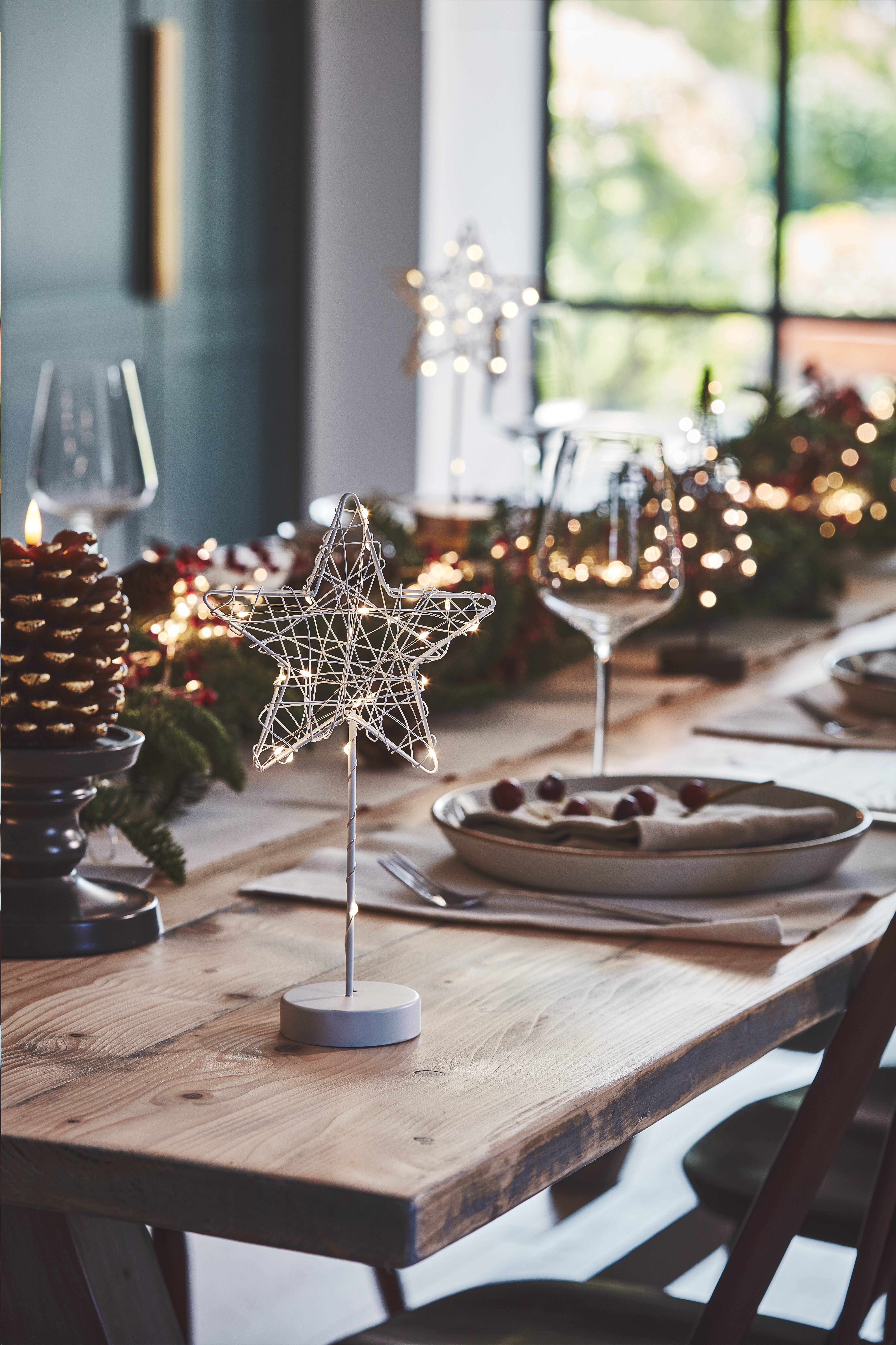 Lightstyle London – Decoração de Natal por atacado – Estrela de Arame para Mesa com Fios de 20 LEDs Branco Quente1