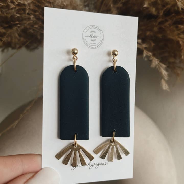 ElleseeWomen - Wholesale Dangle Earrings - Constance Dangles7