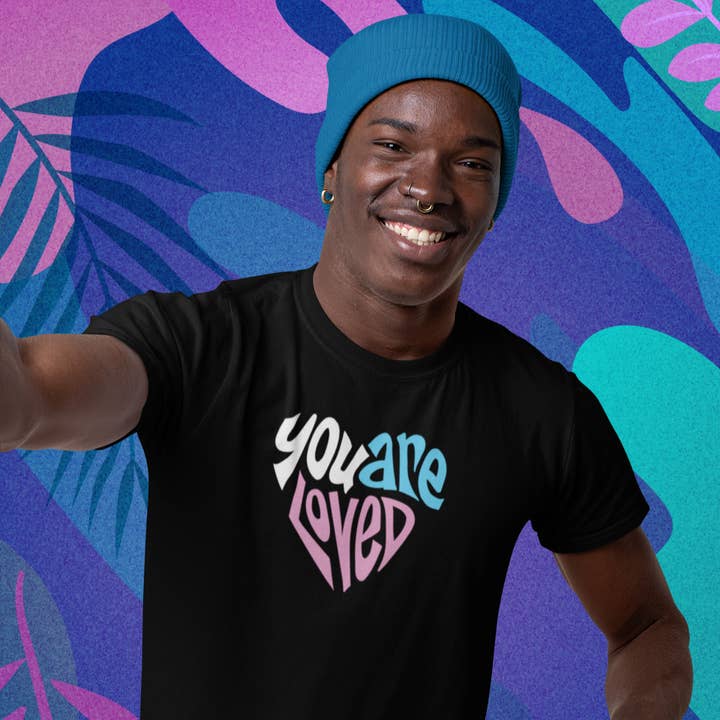 Trans You Are Loved Herz T-Shirt für den Großhandel von Euphoria Threads