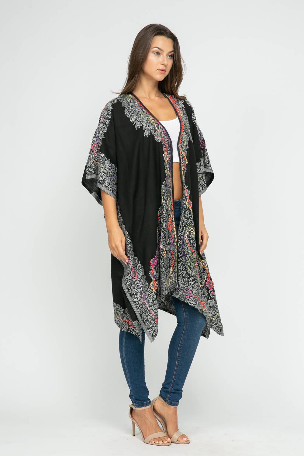 Raj Trading & Imports (USA) Inc. - Wholesale Kimono - Women's - Tatiana Black White Thick Stitch Kimono Short Sleeve1
