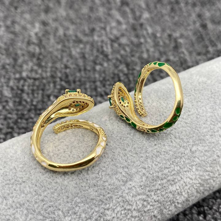 Mio Queena - Wholesale Cocktail/Statement Ring - Inlaid Cubic Zirconia Enamel Snake Golden Adjustable Ring