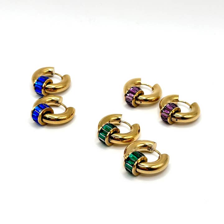 DUESTELLE ITALIA - Wholesale Huggie Earrings - Luna Bolt Hoops - Rounded Hoop Earrings with Zirconia3