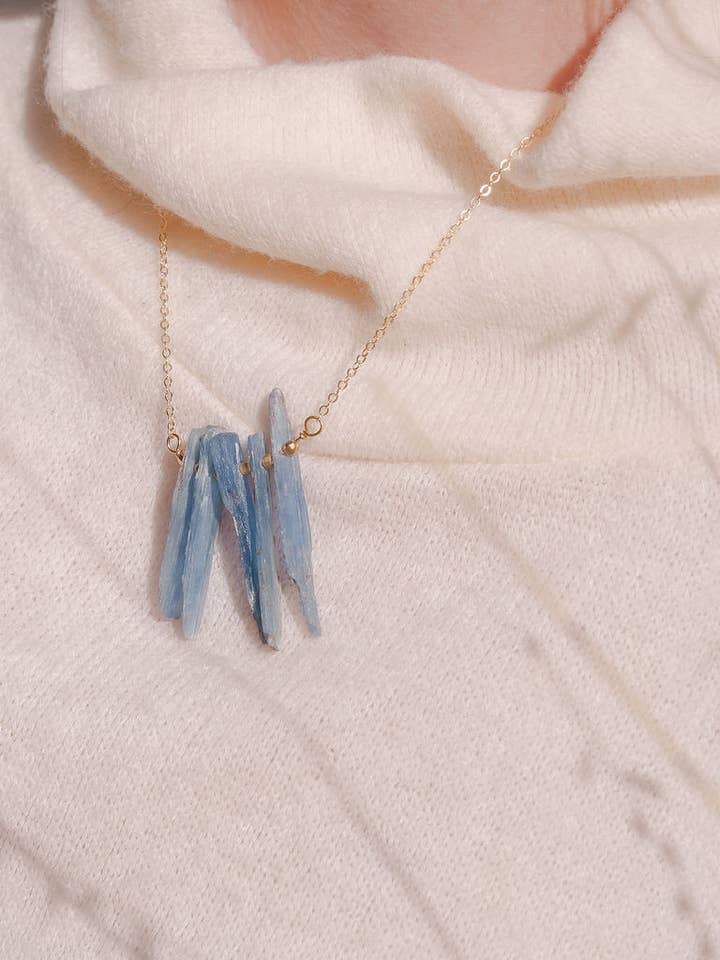 Kyanite Statement halskæde for engroshandel hos Asher Grey