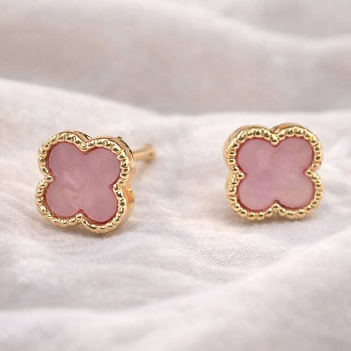 Boucles d'oreilles à tige en forme de mini-trèfle de 10 mm pour la vente par StarryNYC