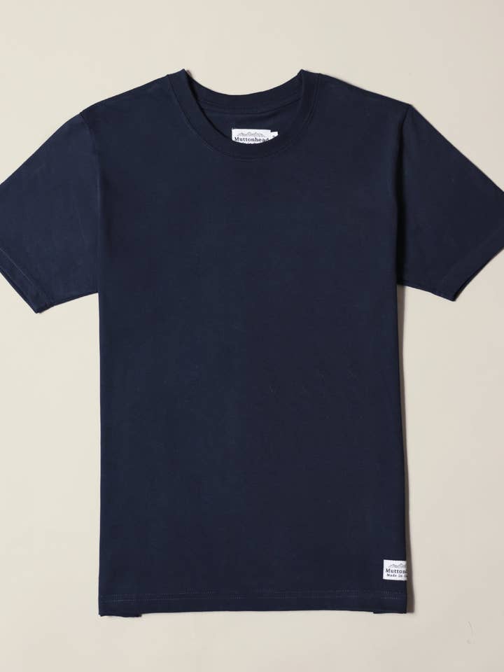 T-shirt épais - Bleu marine pour la vente par Muttonhead