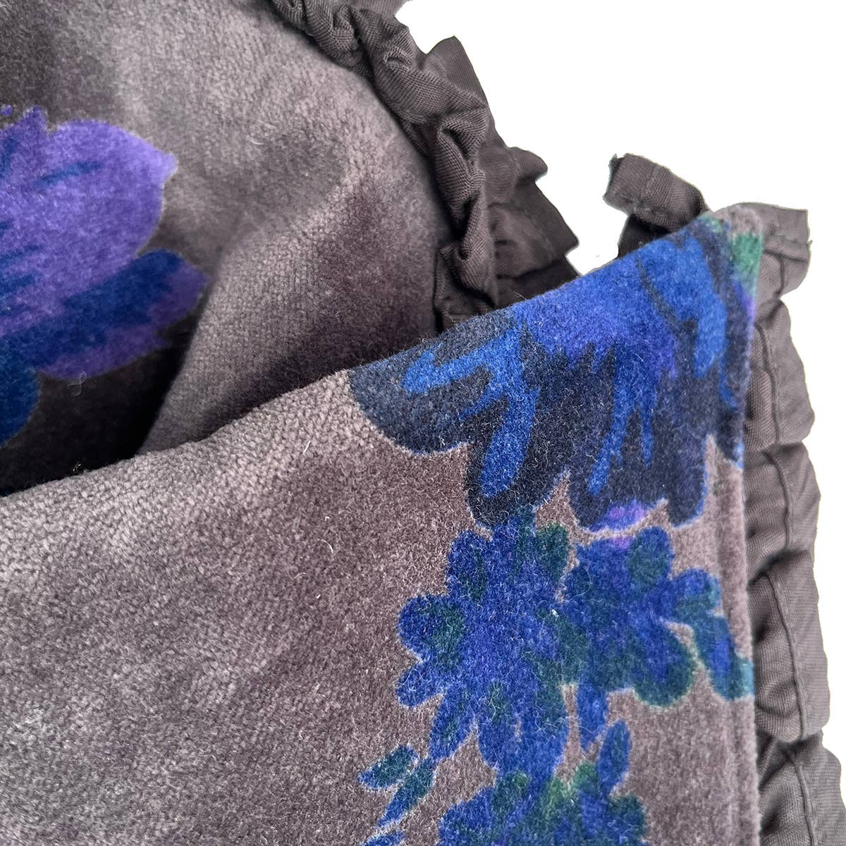 Amelia Gray Trapezhalsband aus Samt Amelia für den Großhandel auf Faire1