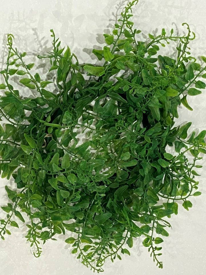 28 cm plasticen theebladkrans voor wholesale door Tremont Floral Supplies