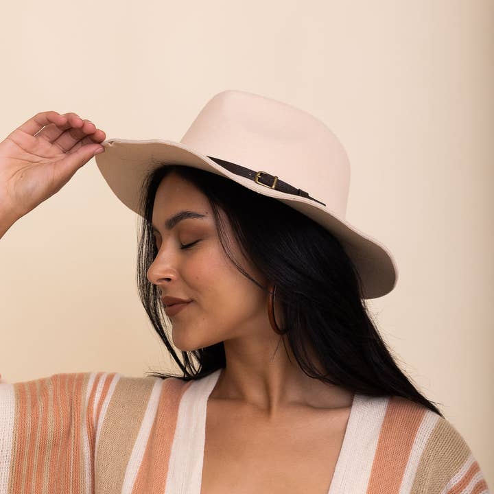 Leto Accessories - Wholesale Fedora - Women's - Pinched Front Western Style Hat - Timeless Fall Fashion ðŸ¤