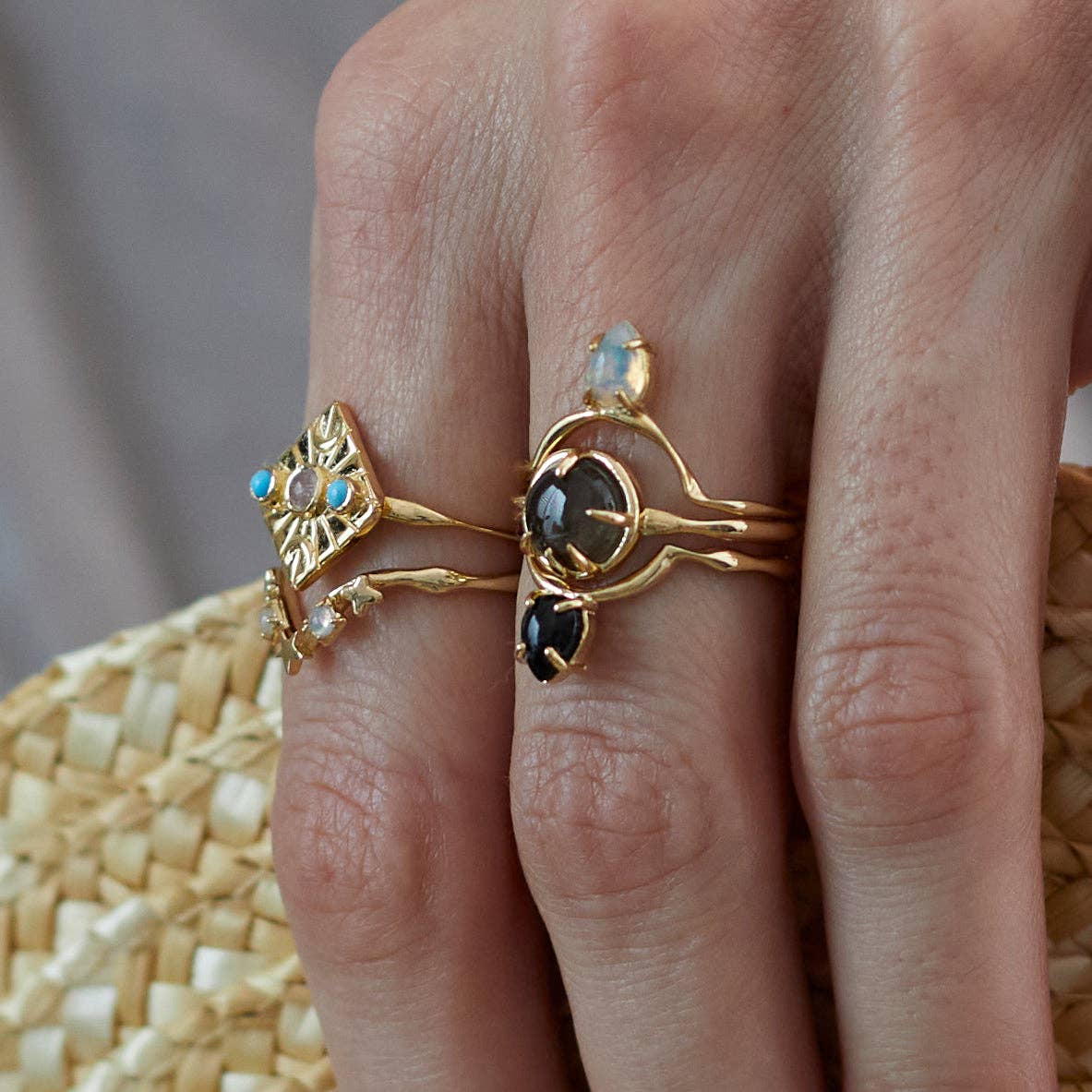 Studio Grun – wholesale Multi-stone ring – Compass Ring in Moonstone/Turquoise/Gold3