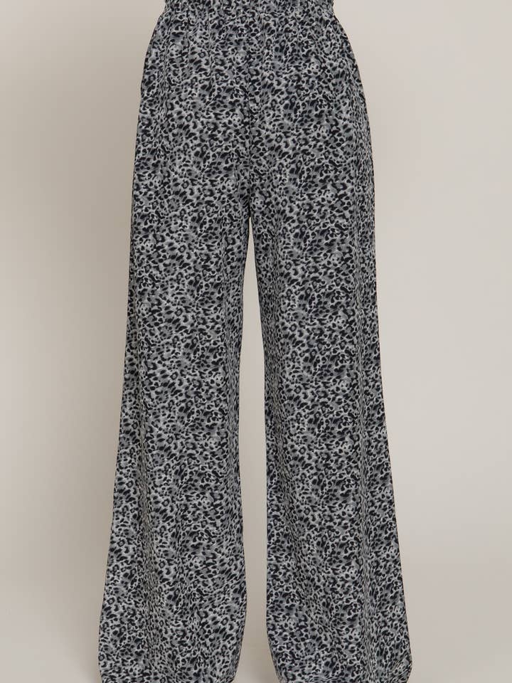 42POPS - Wholesale Pants - Women's - ,,.....SI-28126 Elastic Wastband Animal Print Long Pants w/ Pockets 06125