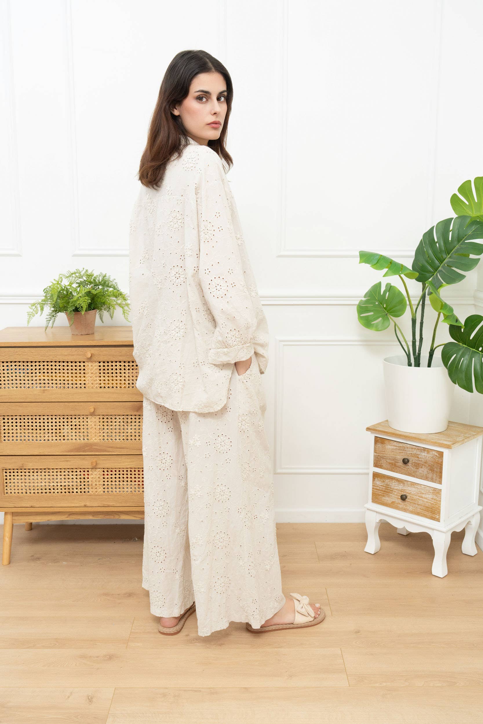 Happy look - Wholesale Shirt - Women's - Long-sleeve cotton shirt with 3D embroidery6