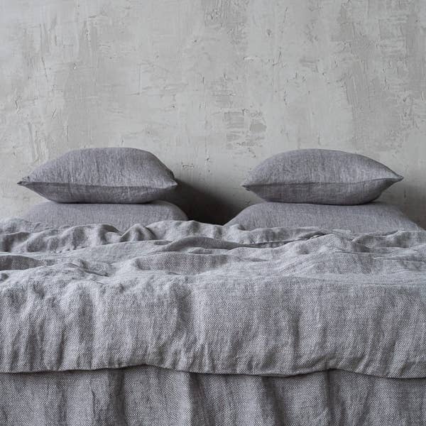 LinenMe – wholesale Bedding pillowcase/sham – Linen Pillow Case Grey Stone Washed Herringbone3