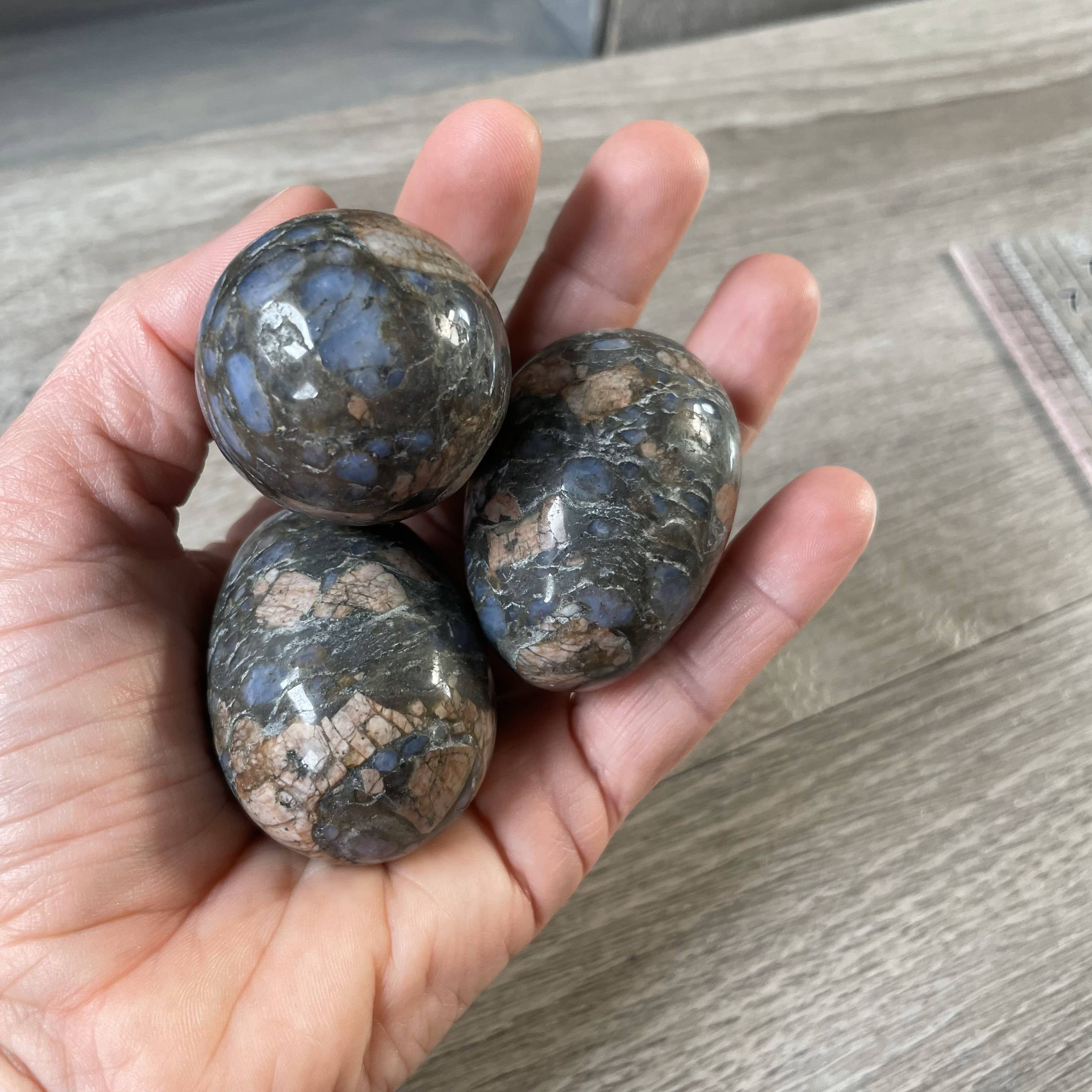 Keystone Crystals - Vente Pierre et cristal de spiritualité - Œuf en pierre précieuse – pour boutiques métaphysiques et magasins de cadeaux22