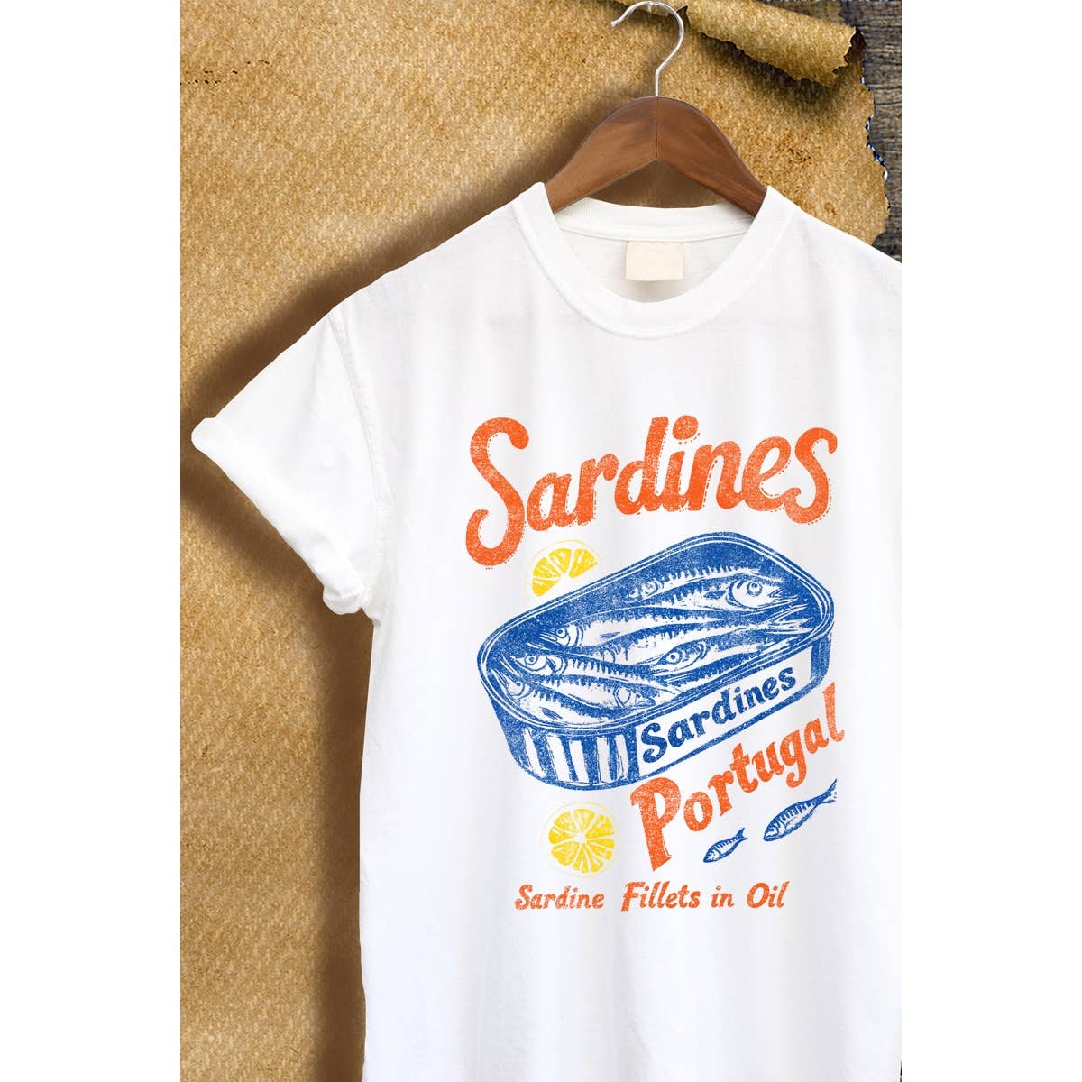 Illustrated Society - Vente T-shirt à imprimés – femme - T-shirt vintage graphique sardines Portugal5