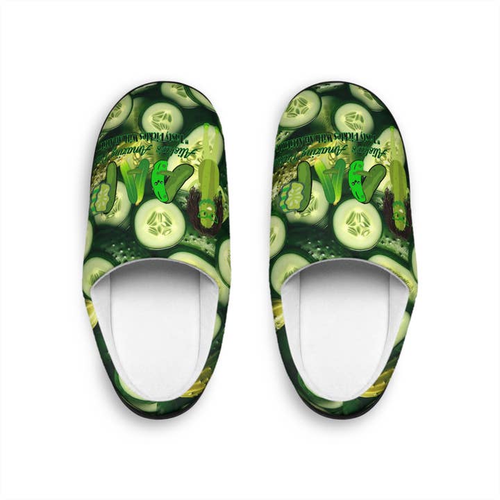 Pantofole per Amanti dei Cetriolini, Scarpe da Casa Comode da Uomo, Design di Cetriolini Straordinari di Aliska, Idea Regalo Accogliente, Ciabatte Originali, Calzature da Casa per la vendita all'ingrosso da parte di Aliska's Amazing Pickles
