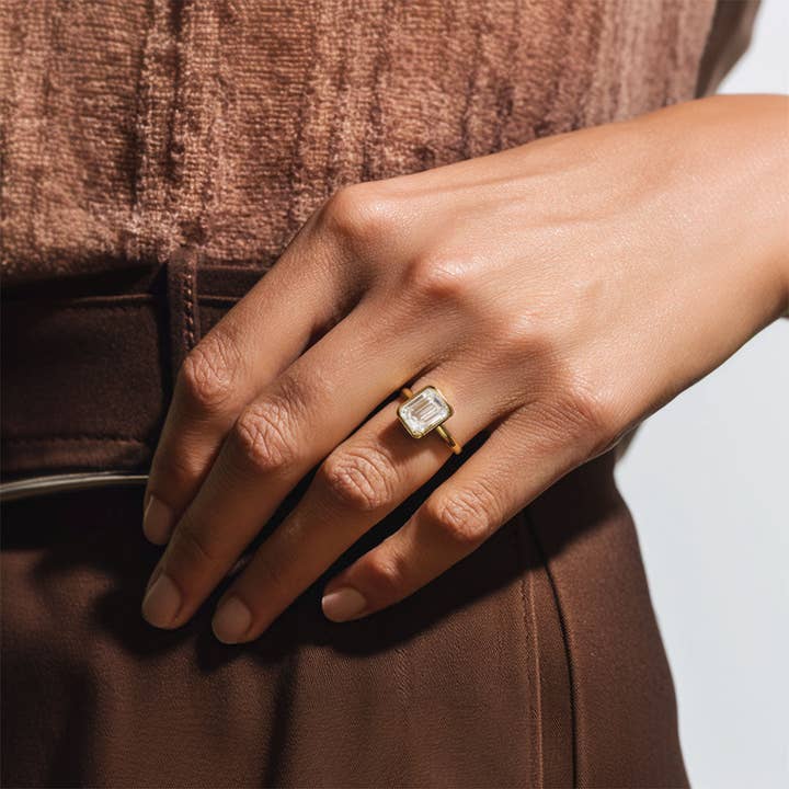 El&Elle - Wholesale Single Stone/Solitaire Ring - Bubble Emerald Cut Ring7