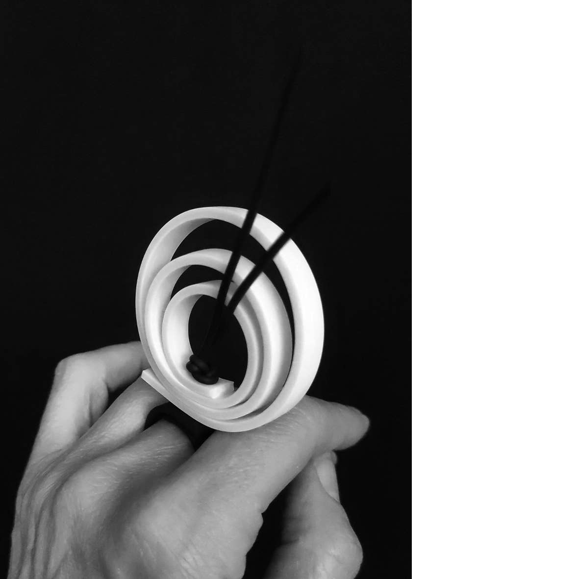 ALEX+SVET - Wholesale Cocktail/Statement Ring - ALRICK rubber ring BLACK&WHITE line3