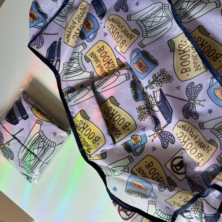 CrescentCatCo - Wholesale Grocery/Shopping Bag - Stars Hollow Books Reusable Shopping Bag, Fold Up Pouch5