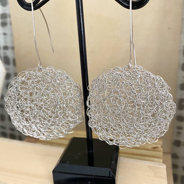 Pyrite and Pearls - Vendita all'ingrosso Orecchini pendenti - Nadia - Orecchini a forma di uncinetto, in argento Sterling, con orecchio lungo