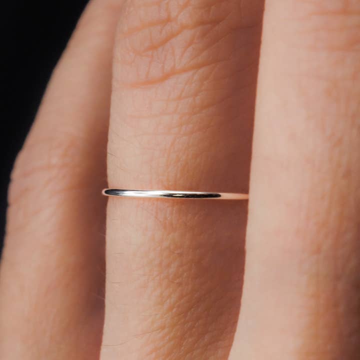 Hannah Naomi – wholesale Band/stacked ring – Ultra Thin Stacking Ring, Sterling Silver