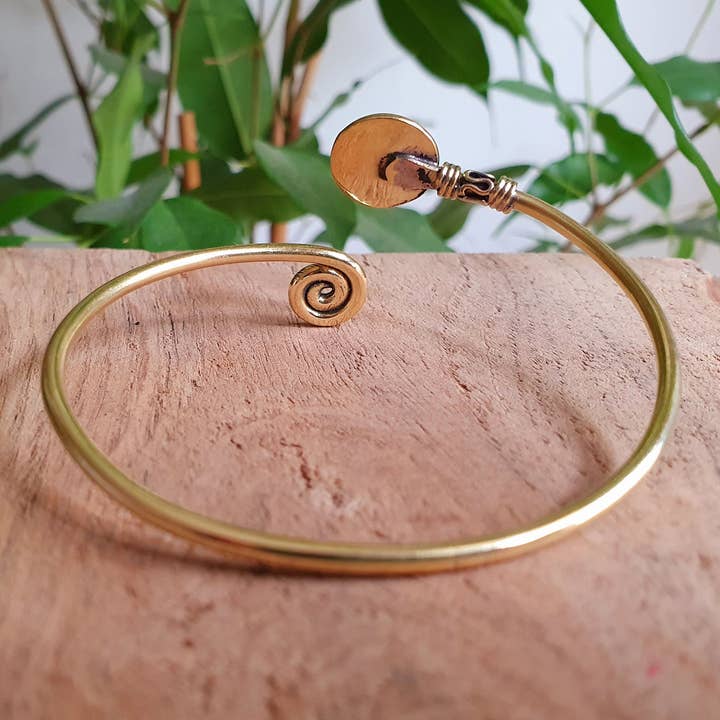 Kaali Boutique – wholesale Bangle bracelet – Gold Bracelet & Amethyst / Brass / Adjustable / Spiral / Ethnic / Rustic / Bohemian / Boho /2