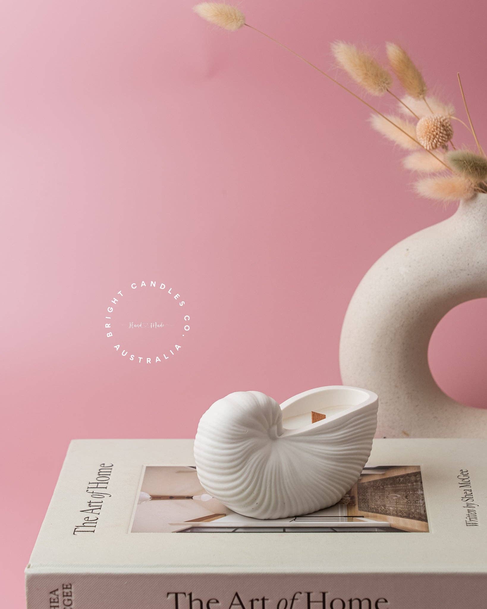 Bright Candles Co. - Venta al por mayor Velas de diseño llamativo - Vela aromática de cera de coco y conchas6