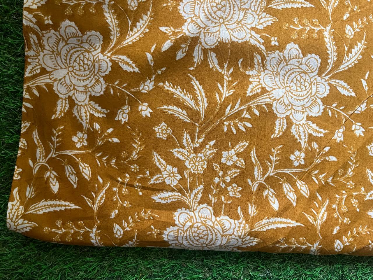 Bhawana Handicrafts - Wholesale Fabric Paint - Beautiful Floral Print Fabric Cotton Fabric Sold By The Yard2